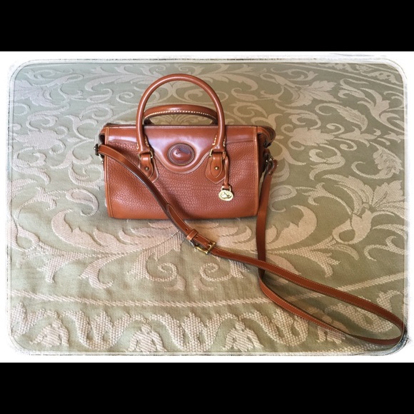 Dooney & Bourke Satchel/Crossbody. - Picture 3 of 8